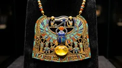 Gli scienziati sostengono che i gioielli di Tutankhamon abbiano una composizione extraterrestre